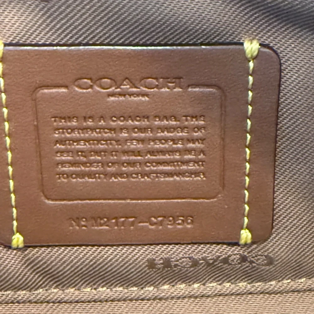 Coach camera bag - Picture 2 of 5